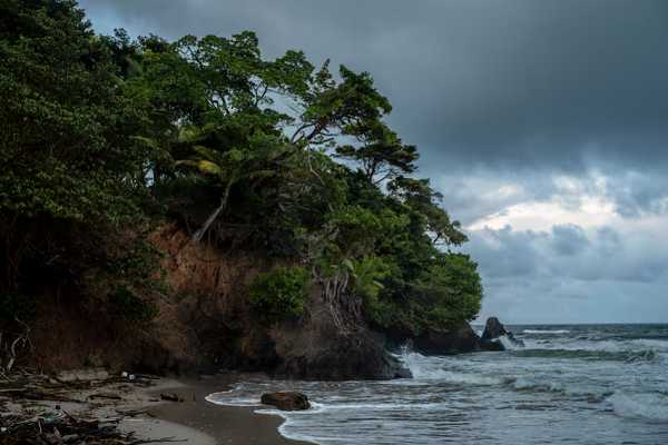 NYT: Cadáveres quemados y mutilados traídos por la marea aparecen en Trinidad y Tobago tras bombardeos de EEUU