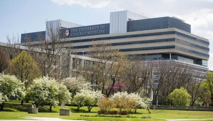 U of C resident doctors win first-ever union contract after nearly a year of negotiating