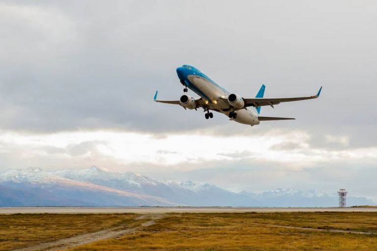 Aerolíneas Argentinas retiró preventivamente ocho aviones tras la falla en el vuelo con destino a Córdoba