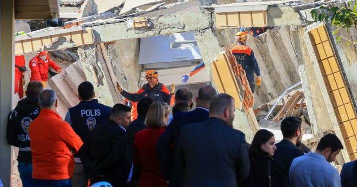 Building collapse kills four family members in Turkey