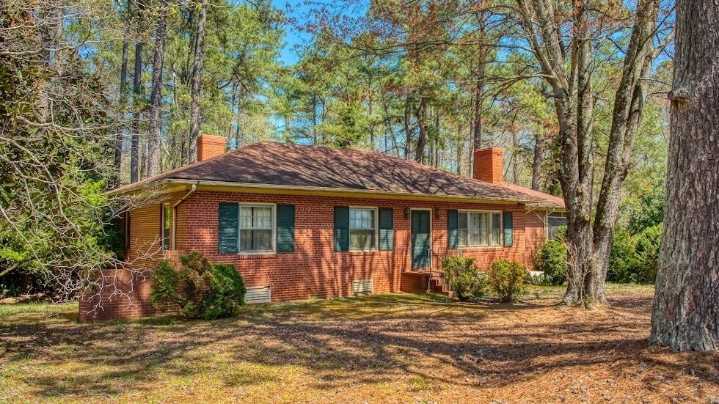25-acre homestead’s $3M sale lands between Emrochs’ two September