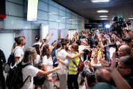 Llegan a Madrid los primeros 21 españoles de la Flotilla