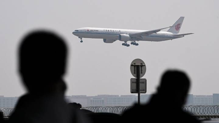 Trump proposes leveling playing field with China on flights over Russia to and from US