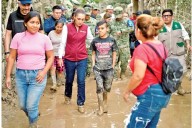 La ayuda fluye tras desastre por lluvias; suman 72 decesos y 48 desaparecidos