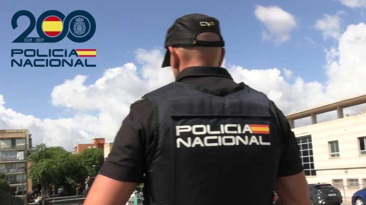 Despliegue policial en Brenes por un hombre atrincherado en el interior de una vivienda
