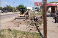 Realizan trabajos de mantenimiento en desagües pluviales de la ciudad