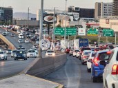 Caos vial por semáforos descompuestos en Francisco Villa y Periférico de la Juventud