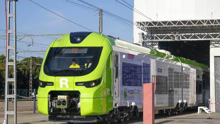Ahora ya podrás ir hasta el aeropuerto en tren en una lanzadera que solo tardará 20 minutos a 120km/h