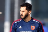 Johnny Herrera recuerda tenso cruce con figura de Colo Colo: “Me arrepiento de no haberle pegado un combo en el hocico”