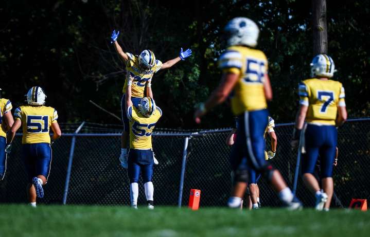 Notre Dame football erases early mistakes with 35-point quarter to pound Pen Argyl
