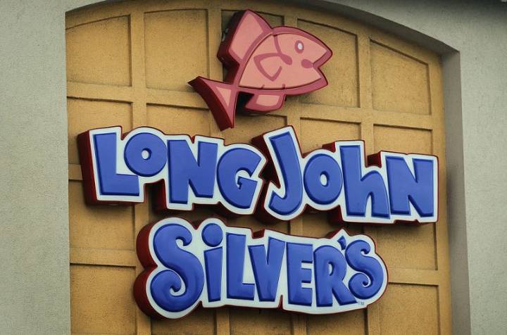 Restaurant chain makes major change to logo, highlights 'unexpected' animal