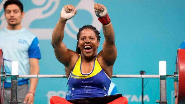Clara Fuentes gana oro en Mundial de Parapowerlifting en Egipto