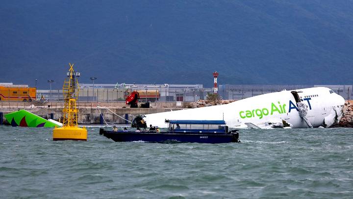 2 killed after cargo plane in Hong Kong veers off runway