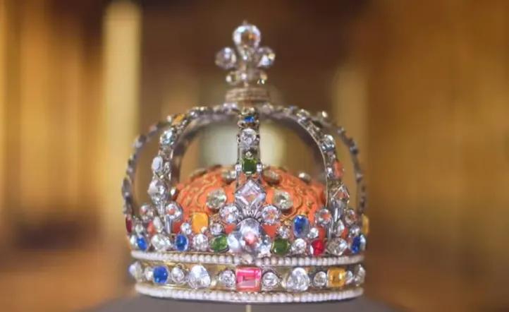 Museo del Louvre: hallaron una de las joyas que robaron