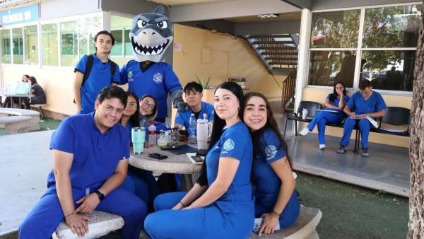 ¡Estrena mascota Facultad de Odontología de la UACh!