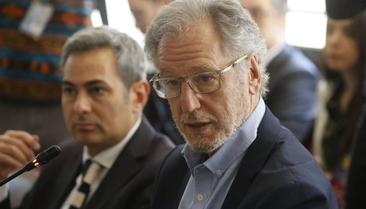 Biministro de Economía y Energía a Generadoras de Chile: "Me cuesta entender por qué dicen que no hay un acuerdo"