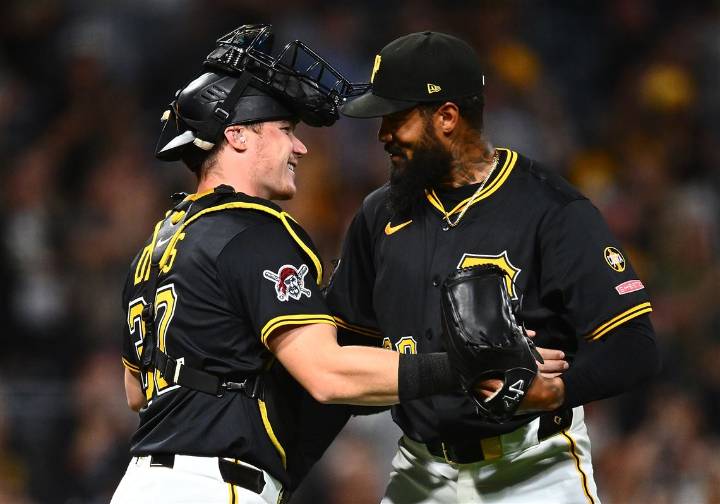 Pirates insider Jason Mackey chats live with fans