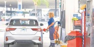 Huachicol y regulaciones detonan desabasto de Magna