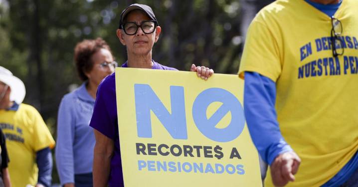 Entre préstamos y soluciones temporales las pensiones de más de 12,500 jubilados de la AEE