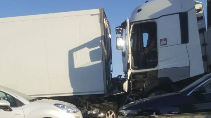 Tres años de prisión para el camionero que causó un accidente con cinco muertos en la A