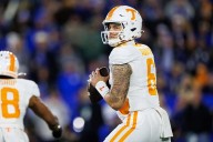Deadspin | No. 14 Tennessee brings high-powered offense to clash with No. 18 Oklahoma