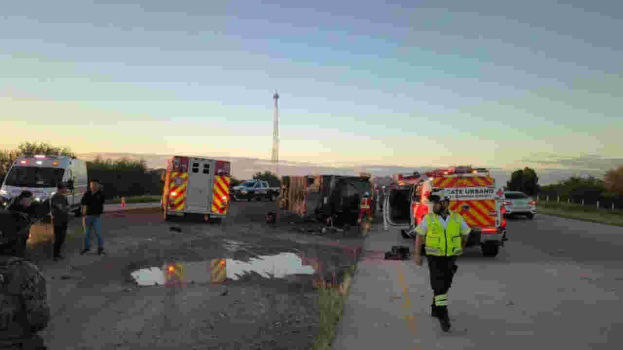 Trágico volcamiento de transporte Tufesa deja como saldo 6 fallecidos, ruta Guaymas