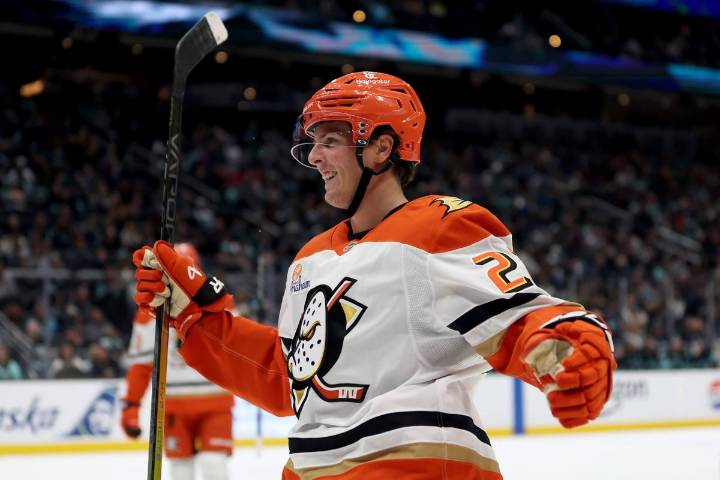 Jackson LaCome signs 8-year, $72 million contract extension with Ducks: Report