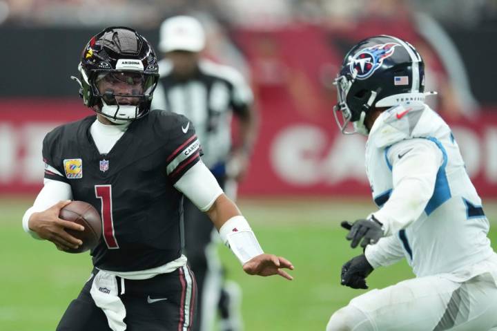 Titans snap 10-game losing skid with improbable 22-21 comeback win over the Cardinals