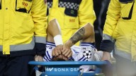 Rodrigo Huescas sale lesionado en la Champions League