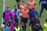 Escándalo en el ascenso. Se suspendió un partido de la Primera Nacional por amenazas al árbitro ¡adentro del vestuario!