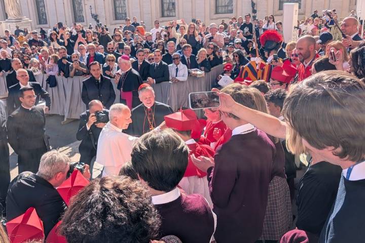 Chicago Kids Who Went Viral For ‘Mini Conclave’ Just Met The Pope In Rome