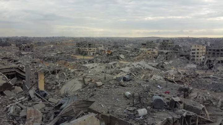Los combatientes de Hamás refuerzan su control en Gaza, ensombreciendo el futuro del alto el fuego