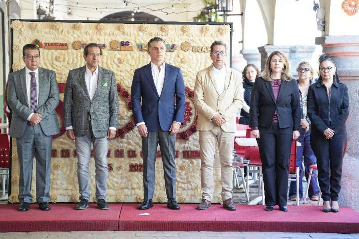 Presenta alcalde Alfonso Sánchez García Bando Solemne para conmemorar 500 años de la fundación de Tlaxcala