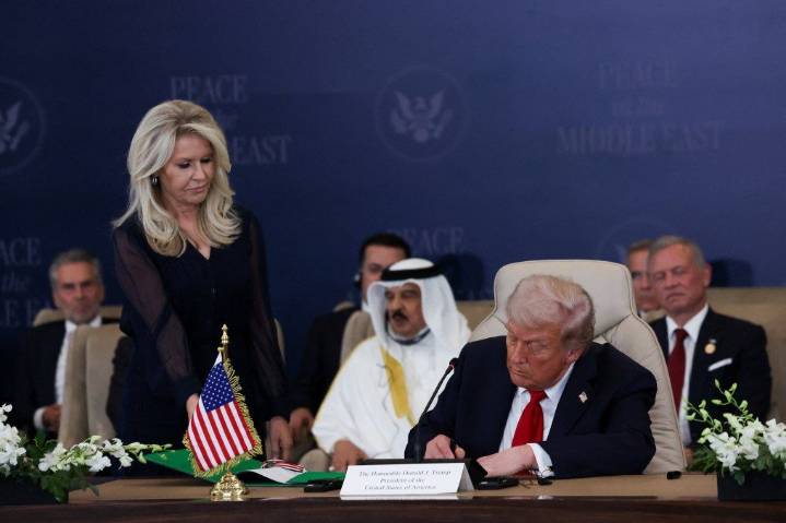 "Su triunfo": Trump protagoniza portada de la revista Time por su rol en el pacto de la guerra de Gaza