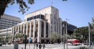 Los Angeles Times Private Placement and IPO Plans |
