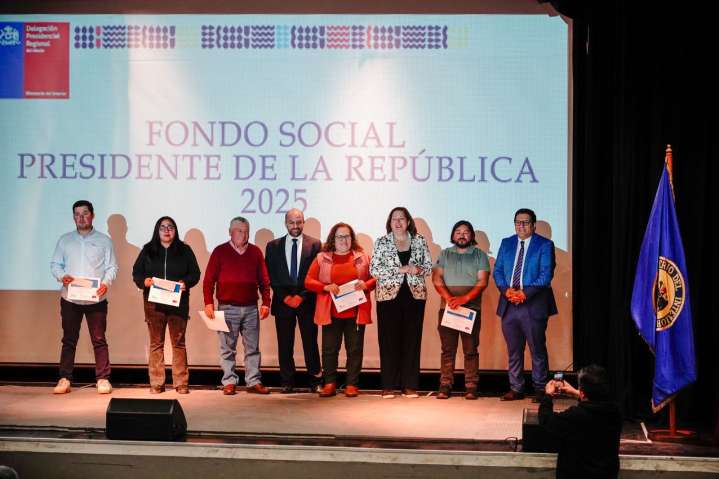 Delegado Aqueveque entregó recursos a 26 organizaciones sociales y deportivas
