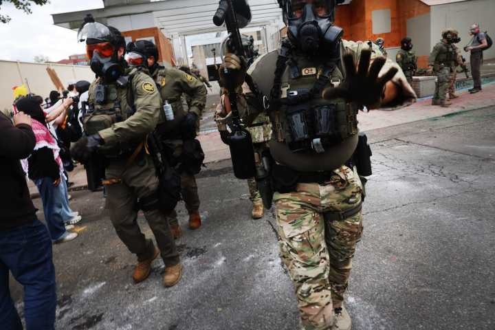 Judge temporarily blocks Trump's attempt to deploy Oregon National Guard to Portland