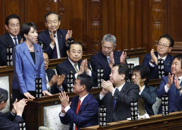 La conservadora Takaichi hace historia como la primera mujer en liderar Japón