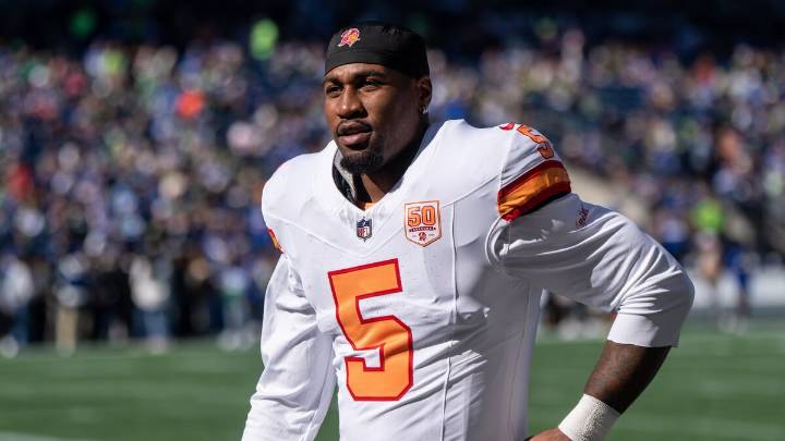Bucs’ Haason Reddick to mentor as he recovers from knee, ankle injuries