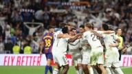 Polémica y un expulsado sellaron la victoria del Real Madrid en el clásico español ante Barcelona: así quedó La Liga