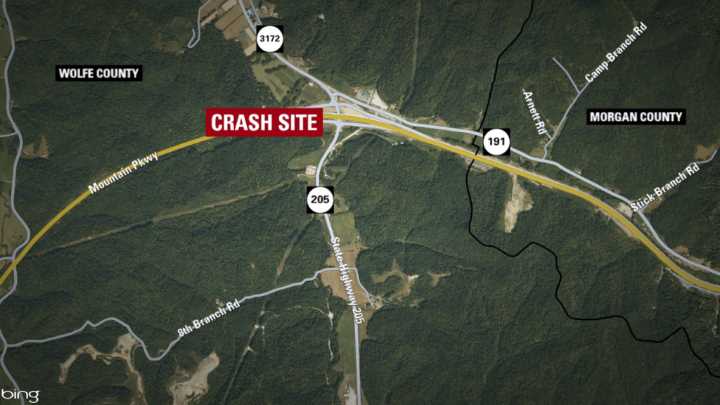 Fatal crash shuts down Mountain Parkway