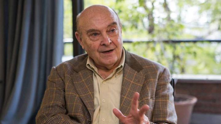 Cavallo advierte sobre los "conejos de la galera" de Milei y llama a un giro estructural luego de octubr