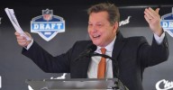 Browns honor Jim Donovan on 1-year anniversary of his passing; social media reacts
