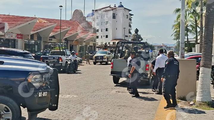Fuerte operativo en Marina Vallarta por presunto implicado en doble homicidio de La Pedrera