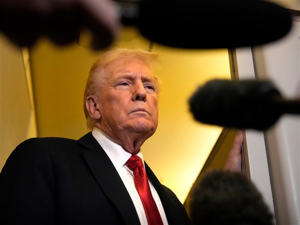 Trump calls Colombia's Petro an ‘illegal drug leader’ and announces tariffs and an end to U.S. aid