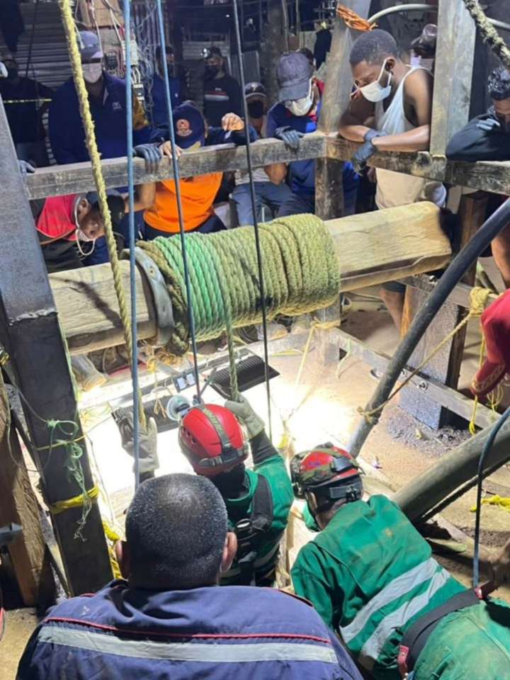 Rescatan sexto cuerpo de minero fallecido en El Callao