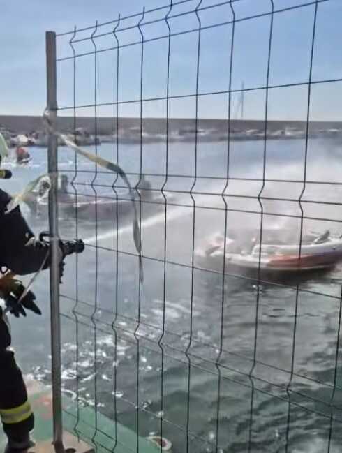 La explosión en un barco del Puerto Deportivo de Fuengirola deja a ocho personas heridas