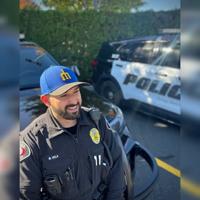 Yakima police officers to wear Mariners hats during playoffs