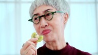 New study finds that kiwi, rye bread and mineral water help with constipation