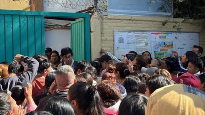 Desalojan secundaria tras la muerte de estudiante en Iztapalapa